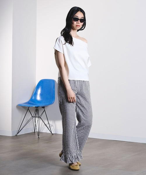 ROSE BUD(ローズバッド)の「OFF SHOULDER TOP(Tシャツ/カットソー・レディース・レッド/ホワイト/ブラック・ONE SIZE)」の10枚目の写真