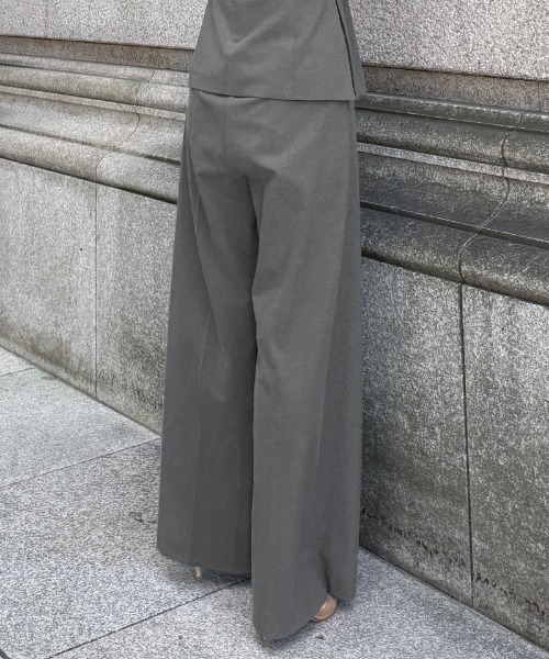 JENNE(ジェンヌ)の「ワイドストレートパンツ(防シワ機能性生地)(その他パンツ・レディース・ブラック/グレー・SMALL/MEDIUM/LARGE)」の17枚目の写真