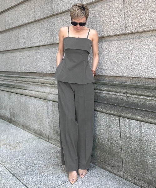 JENNE(ジェンヌ)の「ワイドストレートパンツ(防シワ機能性生地)(その他パンツ・レディース・ブラック/グレー・SMALL/MEDIUM/LARGE)」の22枚目の写真