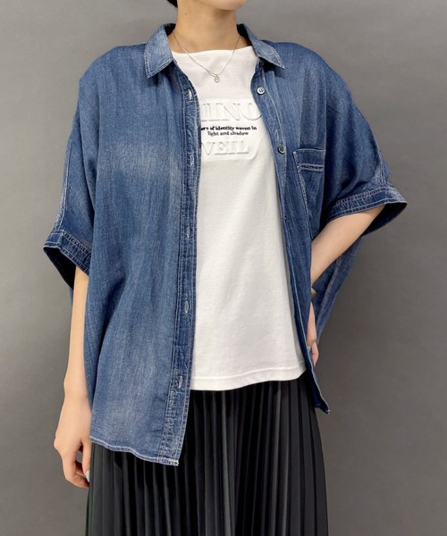 NICOLE white(ニコルホワイト)の「シアーデニムオーバー半袖シャツ(シャツ/ブラウス・レディース・ネイビー/ライトグレー/ブルー・FREE)」の3枚目の写真