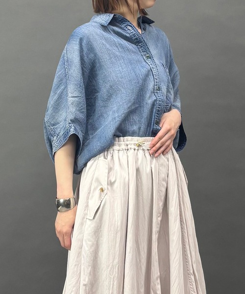 NICOLE white(ニコルホワイト)の「シアーデニムオーバー半袖シャツ(シャツ/ブラウス・レディース・ネイビー/ライトグレー/ブルー・FREE)」の21枚目の写真