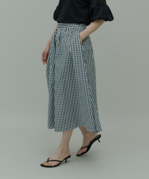 Plumel（プルメル）の「Gingham Check Gathered Long Skirt / ギンガムチェックギャザーロングスカート（スカート・レディース・ブラック・MEDIUM/LARGE）」の12枚目の写真