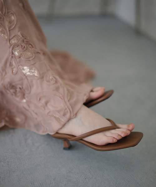LAULEN(ローレン)の「square toe thong sandals /スクエアトゥ トングサンダル(サンダル・レディース・ブラウン/アイボリー/ベージュ/ブラック/ボルドー・23cm/24cm/24.5cm)」の4枚目の写真
