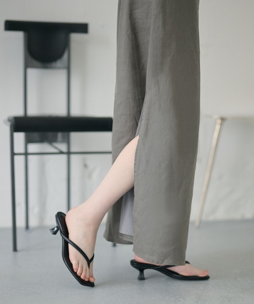LAULEN(ローレン)の「square toe thong sandals /スクエアトゥ トングサンダル(サンダル・レディース・ブラウン/アイボリー/ベージュ/ブラック/ボルドー・23cm/24cm/24.5cm)」の3枚目の写真