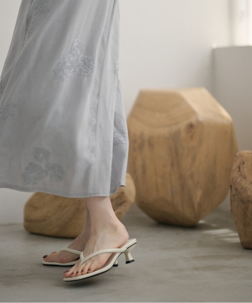 LAULEN(ローレン)の「square toe thong sandals /スクエアトゥ トングサンダル(サンダル・レディース・ブラウン/アイボリー/ベージュ/ブラック/ボルドー・23cm/24cm/24.5cm)」の9枚目の写真