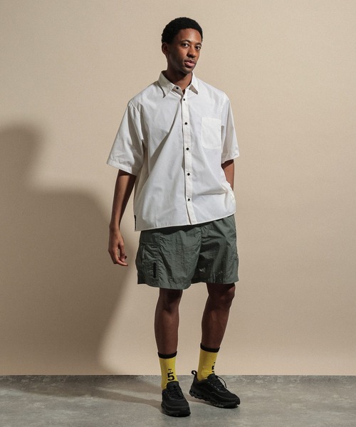 NUMERALS(ヌメラルズ)の「TYPEWRITER SHORT SLEEVED BIG SHIRT / NUMERALS(シャツ/ブラウス・メンズ・ブルー/ホワイト/ブラック・LARGE/MEDIUM)」の6枚目の写真