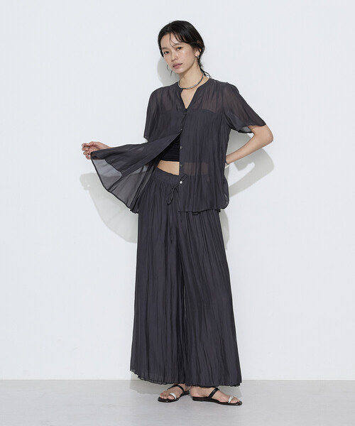 K.T KIYOKO TAKASE(キヨコタカセ)の「〔 TALLサイズ 〕 カッセン×シフォン リバーシブル プリーツパンツ(その他パンツ・レディース・ブラック系その他/ネイビー・15号)」の3枚目の写真
