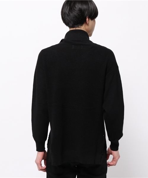 Lui's（ルイス）の「Lui's(ルイス) ゆるタートルニット（ニット/セーター・メンズ・ブラック/ネイビー/ベージュ・SMALL/MEDIUM）」の4枚目の写真