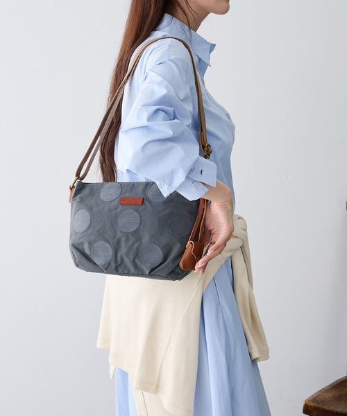 toleur(トーラ)の「【toleur】コットンナイロンドットS刺繍ショルダーバック 13008(ショルダーバッグ・レディース・カーキ/グレー/ブラウン/ライトグレー・FREE)」の6枚目の写真