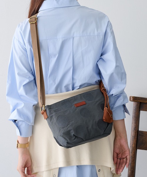 toleur(トーラ)の「【toleur】コットンナイロンドットS刺繍ショルダーバック 13008(ショルダーバッグ・レディース・カーキ/グレー/ブラウン/ライトグレー・FREE)」の10枚目の写真