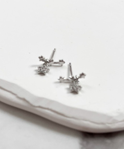 yu-ka(ユーカ)の「YU-KA:スターラインピアス Star line earrings(ピアス(両耳用)・レディース・ゴールド/シルバー・FREE)」の4枚目の写真