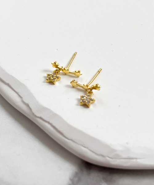 yu-ka(ユーカ)の「YU-KA:スターラインピアス Star line earrings(ピアス(両耳用)・レディース・ゴールド/シルバー・FREE)」の5枚目の写真