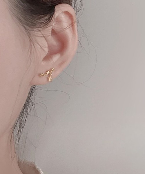 yu-ka(ユーカ)の「YU-KA:スターラインピアス Star line earrings(ピアス(両耳用)・レディース・ゴールド/シルバー・FREE)」の8枚目の写真
