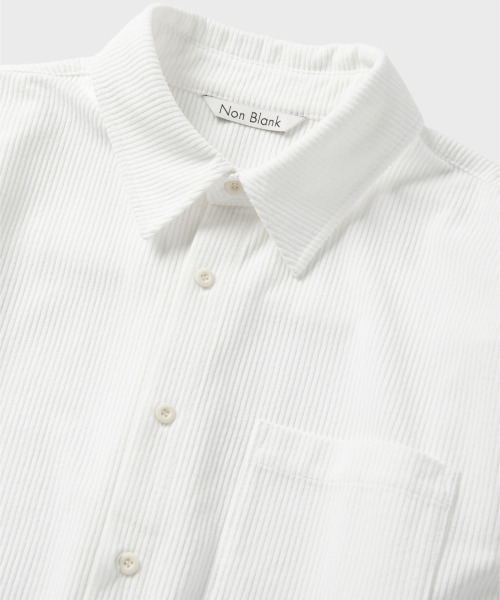 NONBLANK(ノンブランク)の「エッセンシャルコーデュロイシャツ_ホワイト(シャツ/ブラウス・メンズ・ホワイト・MEDIUM/LARGE/X-LARGE)」の8枚目の写真