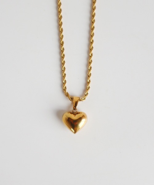 TUWAKRIM(トゥワクリム)の「【TUWAKRIM】Heart Necklace(ネックレス・レディース・ゴールド・MEDIUM)」の2枚目の写真