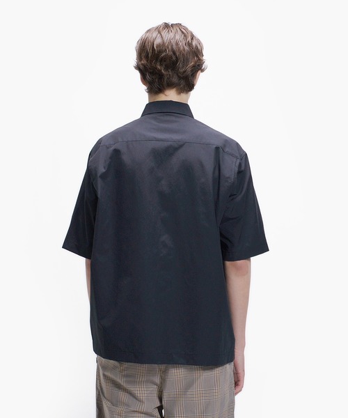 LACOSTE(ラコステ)の「ナイロンコットンツイルフラップポケットシャツ(シャツ/ブラウス・メンズ・ブラック/チャコール・39/38/41/40)」の3枚目の写真