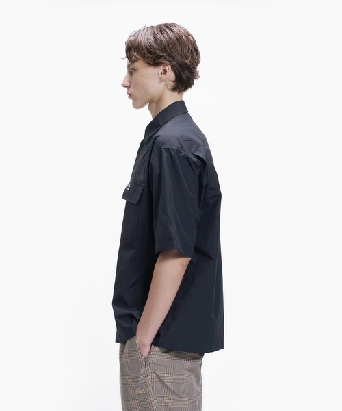 LACOSTE(ラコステ)の「ナイロンコットンツイルフラップポケットシャツ(シャツ/ブラウス・メンズ・ブラック/チャコール・39/38/41/40)」の5枚目の写真