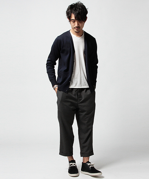 BEAMS（ビームス）の「BEAMS / ベーシックカーディガン（カーディガン/ボレロ・メンズ・ブラック系その他/チャコールグレー/ベージュ/ネイビー・MEDIUM/LARGE/SMALL）」の13枚目の写真