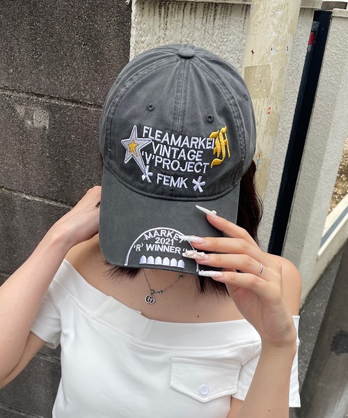 ROGER AND RAW(ロジャーアンドロウ)の「ロゴ刺繍ベースボールキャップ(キャップ・レディース・チャコールグレー/ボルドー・FREE)」の12枚目の写真