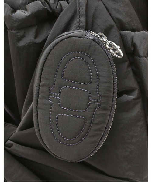athe（アテ）の「[RUBAN] ダークグレーリボンバックパック兼ショルダーバッグ L AABA5F901G3（ショルダーバッグ・レディース・ダークグレー・FREE）」の3枚目の写真