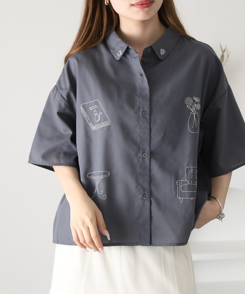 FUNALIVE（ファンアライブ）の「フロント刺繍ブラウス 半端袖（シャツ/ブラウス・レディース・ミント/グレー/オフホワイト・M/L）」の2枚目の写真