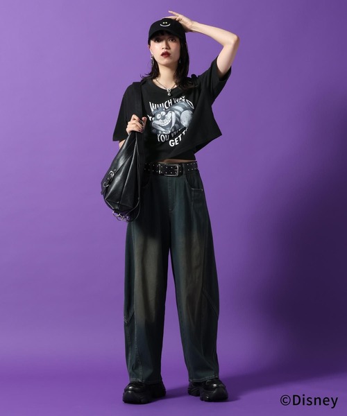 PAGEBOY（ページボーイ）の「Disney【ふしぎの国のアリス】チェシャネコショートT（Tシャツ/カットソー・レディース・オフホワイト/ブラック/チャコールグレー・FREE）」の4枚目の写真