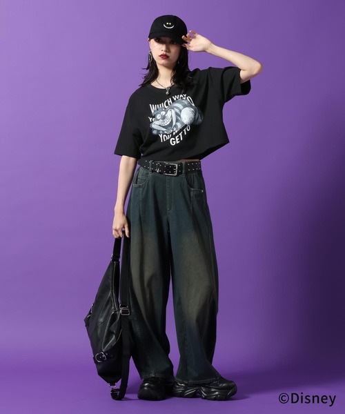 PAGEBOY（ページボーイ）の「Disney【ふしぎの国のアリス】チェシャネコショートT（Tシャツ/カットソー・レディース・オフホワイト/ブラック/チャコールグレー・FREE）」の5枚目の写真