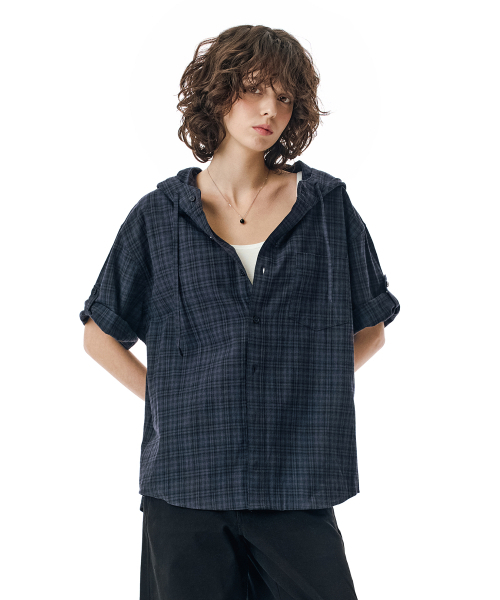 SECONDMONO（セカンドモノローグ）の「Roll-up Button Hooded Check Half Shirt [NAVY]_SESH013NAVY（シャツ/ブラウス・レディース・その他・MEDIUM/SMALL/LARGE/X-SMALL）」の12枚目の写真