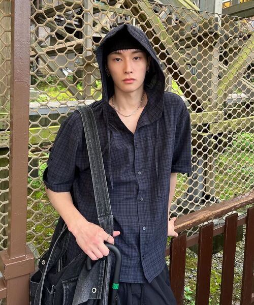SECONDMONO（セカンドモノローグ）の「Roll-up Button Hooded Check Half Shirt [NAVY]_SESH013NAVY（シャツ/ブラウス・レディース・その他・MEDIUM/SMALL/LARGE/X-SMALL）」の19枚目の写真