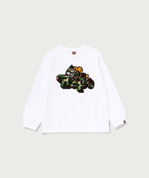A BATHING APE（アベイシングエイプ）の「ABC CAMO SHARK MILO ON BAPE LS TEE（Tシャツ/カットソー・キッズ・ホワイト×グリーン/ブラック×ピンク/ブラック×ブルー/ホワイト×ブルー/ホワイト×ピンク/ブラック×グリーン・100/140/120/130/110/90）」の2枚目の写真