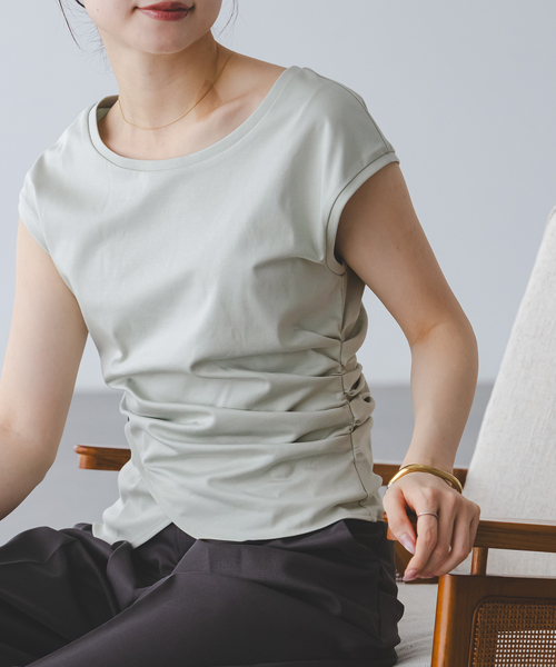 Noble(ノーブル)の「《追加・新色・接触冷感》ウエストギャザーコンパクトT(Tシャツ/カットソー・レディース・ホワイト/モスグリーン/ブラウン・FREE)」の4枚目の写真
