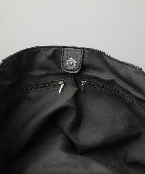 SELLE GLANT（セレグランテ）の「LOW-PROFILE BELT DESIGN BAG / ロープロファイルベルトデザインバッグ（ショルダーバッグ・メンズ・ダークブラウン/ブラック・FREE）」の15枚目の写真