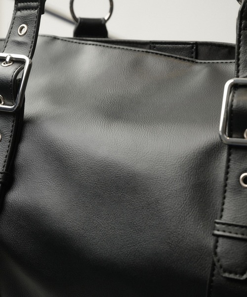SELLE GLANT（セレグランテ）の「LOW-PROFILE BELT DESIGN BAG / ロープロファイルベルトデザインバッグ（ショルダーバッグ・メンズ・ダークブラウン/ブラック・FREE）」の16枚目の写真