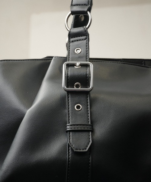 SELLE GLANT（セレグランテ）の「LOW-PROFILE BELT DESIGN BAG / ロープロファイルベルトデザインバッグ（ショルダーバッグ・メンズ・ダークブラウン/ブラック・FREE）」の18枚目の写真