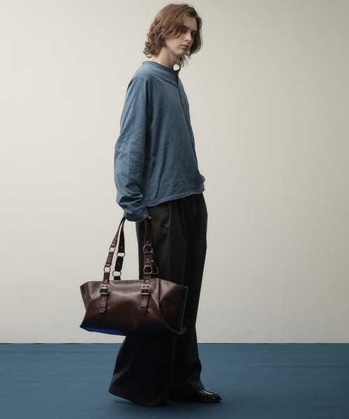 SELLE GLANT（セレグランテ）の「LOW-PROFILE BELT DESIGN BAG / ロープロファイルベルトデザインバッグ（ショルダーバッグ・メンズ・ダークブラウン/ブラック・FREE）」の6枚目の写真