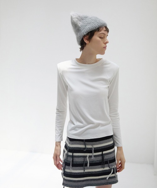 leinwande(ラインヴァンド)の「Padded Long T-Shirt / パッドロングTシャツ(Tシャツ/カットソー・レディース・White/GRAY/Black・ONE SIZE)」の2枚目の写真