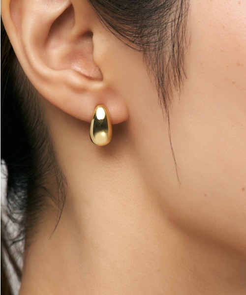 UNITED JEWELS-ef-(ユナイテッドジュエルズイフ)の「Drop Curl Studs Pierce(ピアス(両耳用)・レディース・シルバー/イエローゴールド・FREE)」の3枚目の写真