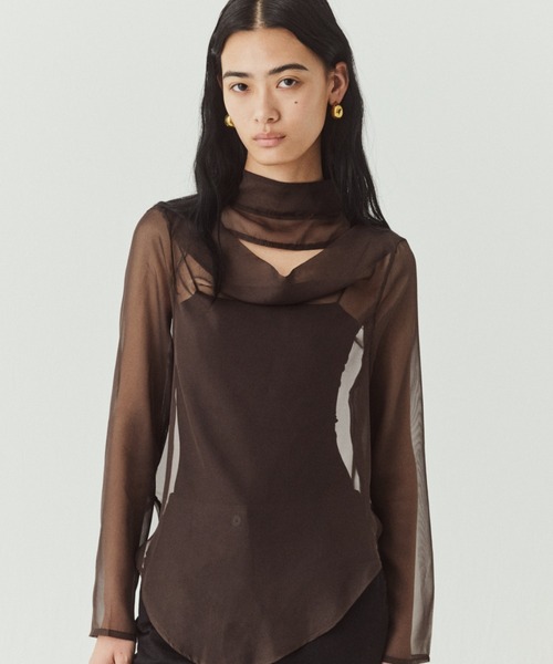 kiehtova（キエトヴァ）の「【kiehtova】FLUID SHEER MOCKNECK TOPS/フルイドシアーモックネックトップス（Tシャツ/カットソー・レディース・ブラウン/グレー/ブラック・FREE）」の3枚目の写真