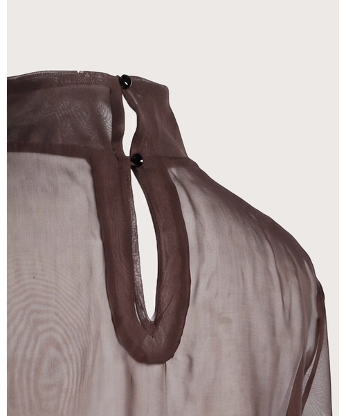 kiehtova（キエトヴァ）の「【kiehtova】FLUID SHEER MOCKNECK TOPS/フルイドシアーモックネックトップス（Tシャツ/カットソー・レディース・ブラウン/グレー/ブラック・FREE）」の18枚目の写真