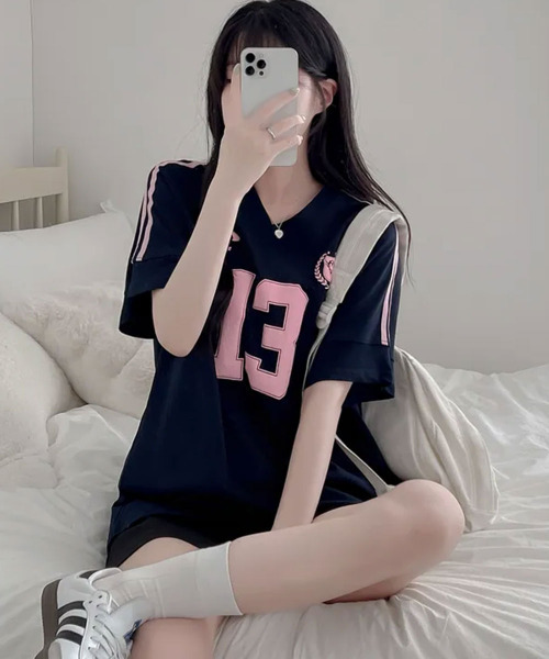 VIVID LADY(ビビッドレディー)の「ナンバリング Vネック 半袖Tシャツ(Tシャツ/カットソー・レディース・グレー/ネイビー/ホワイト・FREE)」の13枚目の写真