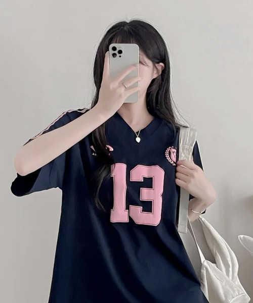 VIVID LADY(ビビッドレディー)の「ナンバリング Vネック 半袖Tシャツ(Tシャツ/カットソー・レディース・グレー/ネイビー/ホワイト・FREE)」の15枚目の写真