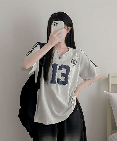 VIVID LADY(ビビッドレディー)の「ナンバリング Vネック 半袖Tシャツ(Tシャツ/カットソー・レディース・グレー/ネイビー/ホワイト・FREE)」の5枚目の写真