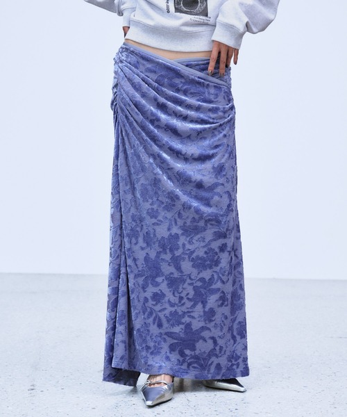 THINGS THAT MATTER(シングス ザット マター)の「VELOUR JACQUARD SKIRT / ベロアジャカードスカート(スカート・レディース・ブラック/ブルー・2/1)」の1枚目の写真