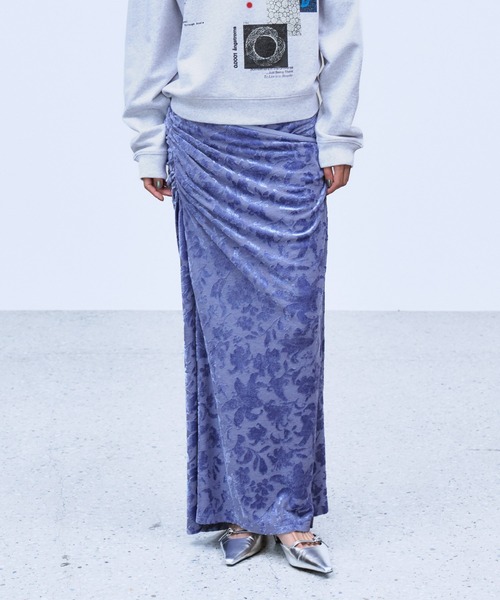 THINGS THAT MATTER(シングス ザット マター)の「VELOUR JACQUARD SKIRT / ベロアジャカードスカート(スカート・レディース・ブラック/ブルー・2/1)」の9枚目の写真