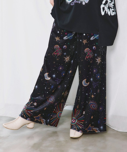 ScoLar(スカラー)の「163610:三柄展開 総柄ベロアパンツ(デニムパンツ・レディース・ベージュ/ブラウン/ブラック・M)」の10枚目の写真