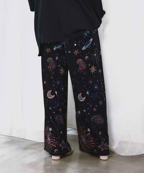 ScoLar(スカラー)の「163610:三柄展開 総柄ベロアパンツ(デニムパンツ・レディース・ベージュ/ブラウン/ブラック・M)」の13枚目の写真