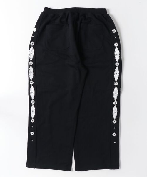 DISCOVERED(ディスカバード)の「DISCOVERED(ディスカバード)STUD'S TROUSER PANTS(スウェットパンツ・メンズ・ブラック・3/1)」の2枚目の写真