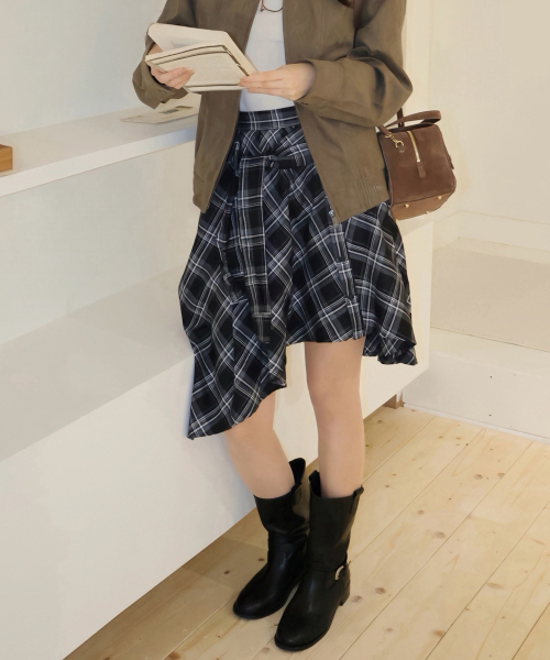MIND BRIDGE WOMEN（マインドブリッジウーマン）の「[W]ブラックチェックフレアアシンメトリースカート（スカート・レディース・ブラック・SMALL/MEDIUM）」の6枚目の写真