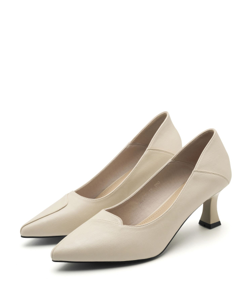 SPUR(シュプール)の「ロクサンラインカットコンフォートパンプス ミドルパンプスヒール7cm -WA9020 (2カラー)(パンプス・レディース・アイボリー/ブラック・22.5cm/25cm/24.5cm/24cm/23.5cm/23cm)」の13枚目の写真