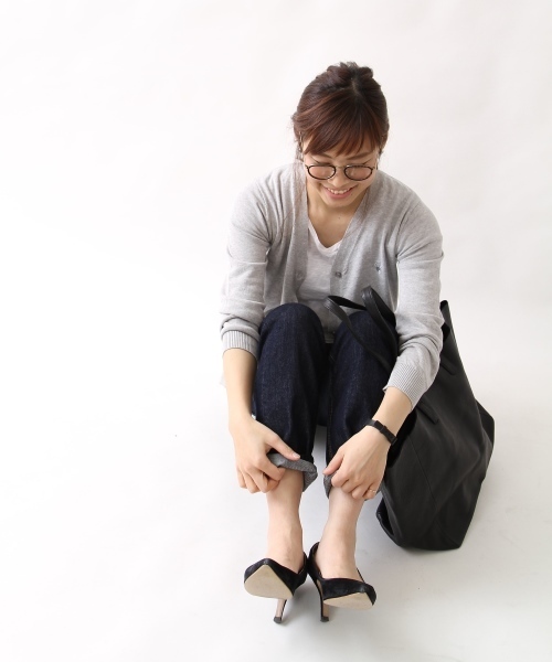 coen（コーエン）の「コットンモダールVネックカーディガン（カーディガン/ボレロ・レディース・ブラック/イエロー/ライトグレー/コバルトブルー・LARGE/MEDIUM）」の3枚目の写真